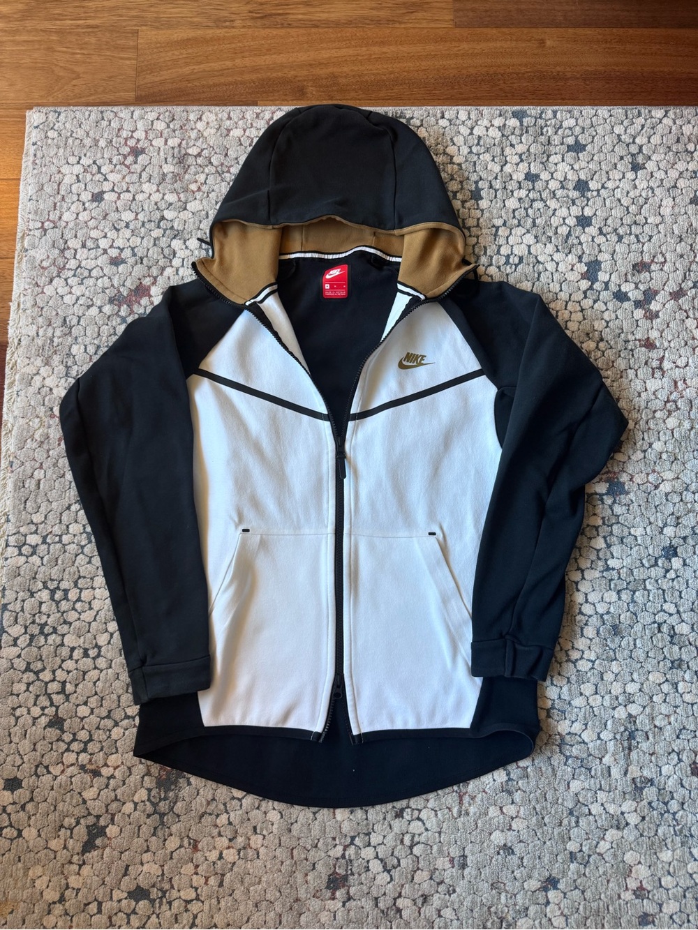 LIKE NEW Nike Men’s Tech Fleece Full Zip Hoodie (M)